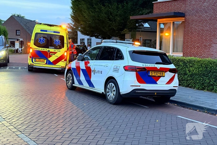 Auto's botsen op kruising, één gewonde