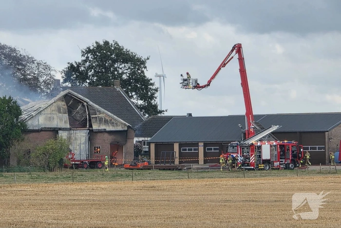 Stieren overleden door grote uitslaande brand in stal