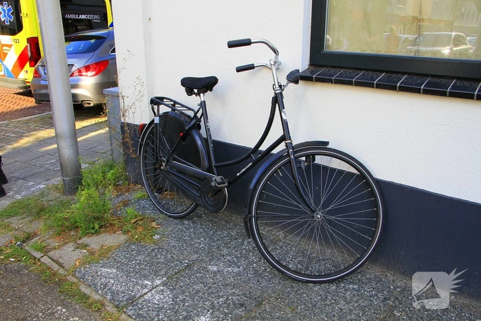 Fietsster valt en raakt gewond na flauwvallen