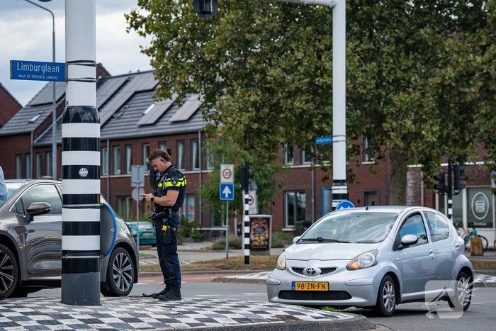 Auto's botsen op kruising