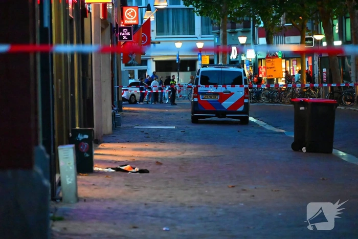 Steekpartij in drukke straat