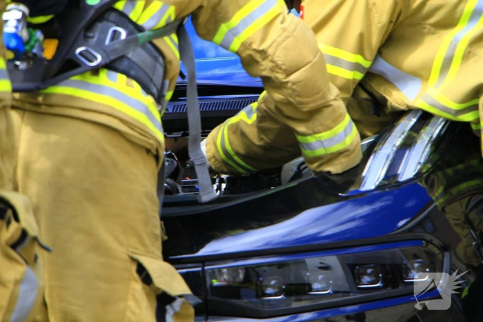 Brand in elektrische auto door kortsluiting
