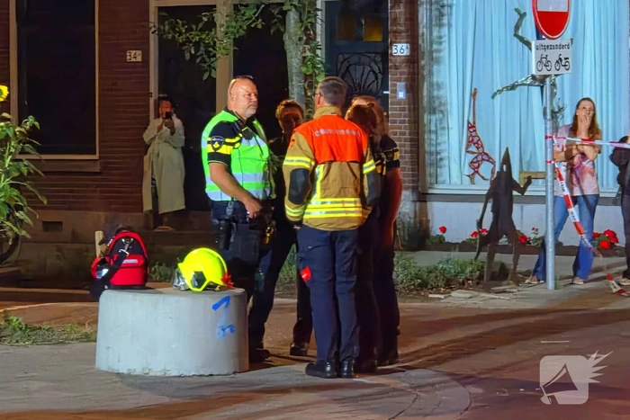 Brandweer ventileert woning na brand