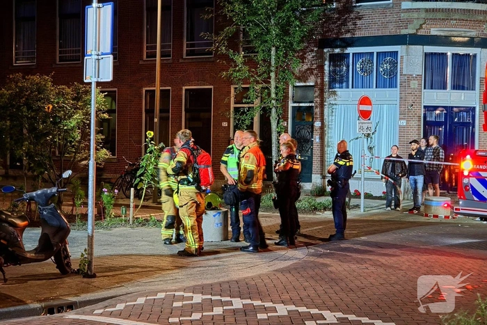 Brandweer ventileert woning na brand
