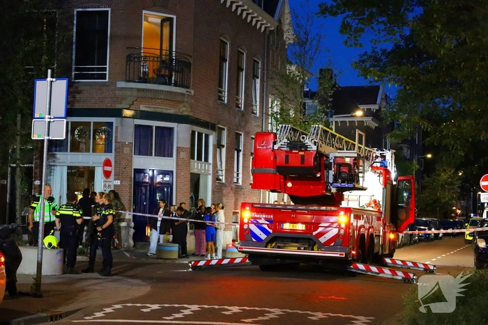 Brandweer ventileert woning na brand