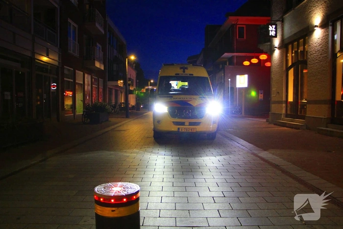 Fietster raakt gewond na aanrijding met paaltje