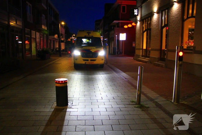Fietster raakt gewond na aanrijding met paaltje