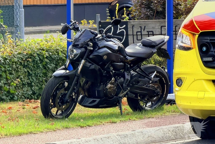 Motorrijder gewond na aanrijding met auto