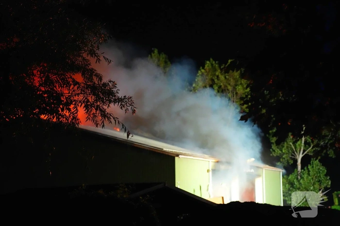 Brand door ventilator in schuur