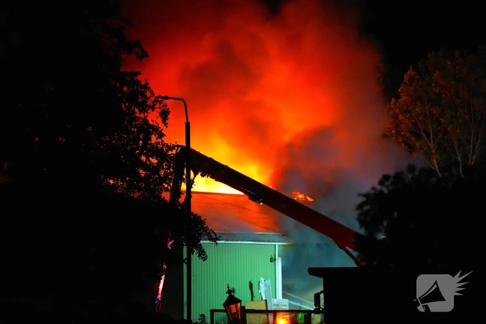 Brand door ventilator in schuur