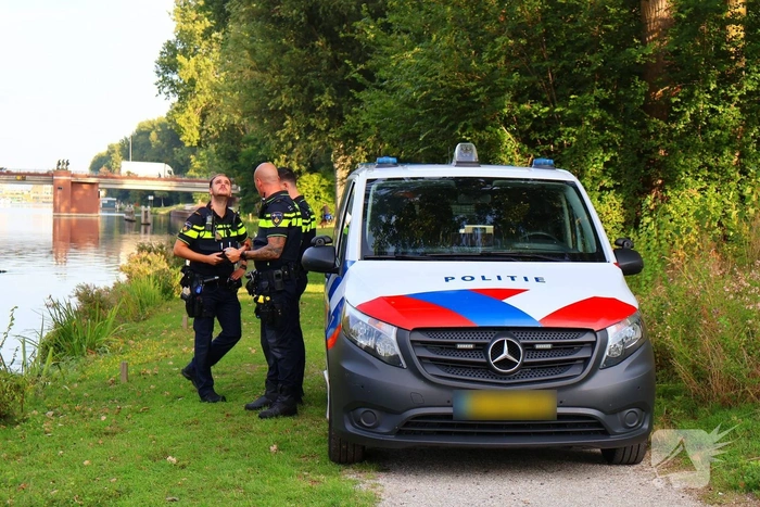 Achtergelaten fiets en tas zorgen voor melding persoon te water