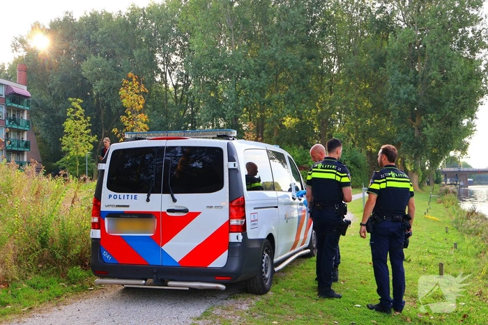 Achtergelaten fiets en tas zorgen voor melding persoon te water