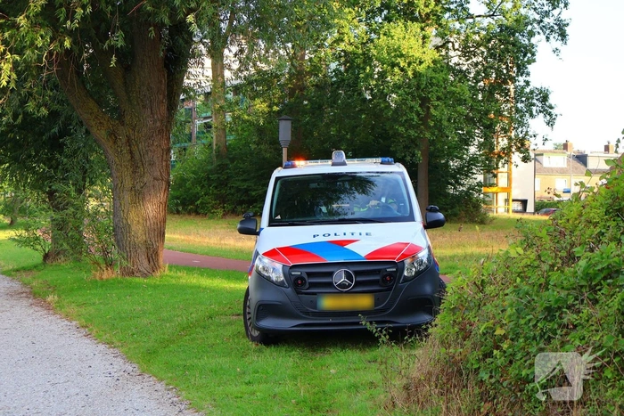 Achtergelaten fiets en tas zorgen voor melding persoon te water