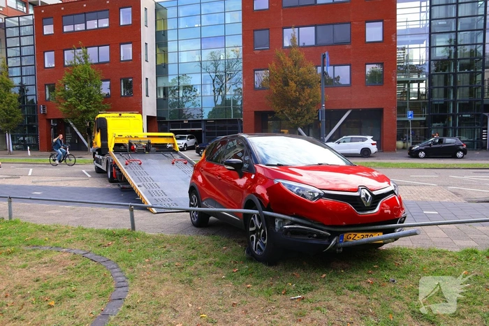 Automobilist vergist rempedaal met gaspedaal; fietser geraakt door auto