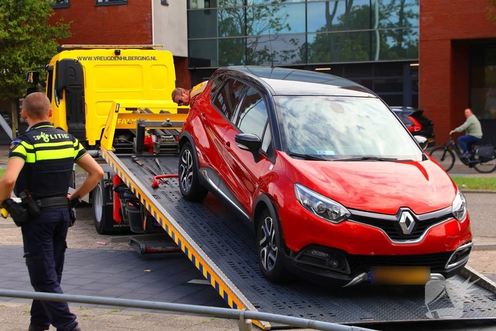 Automobilist vergist rempedaal met gaspedaal; fietser geraakt door auto