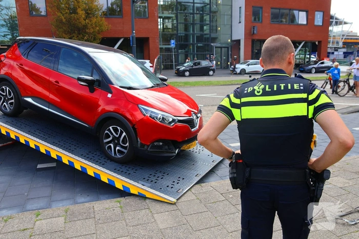 Automobilist vergist rempedaal met gaspedaal; fietser geraakt door auto