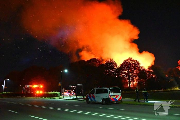 Grote brand verwoest monumentale boerderij