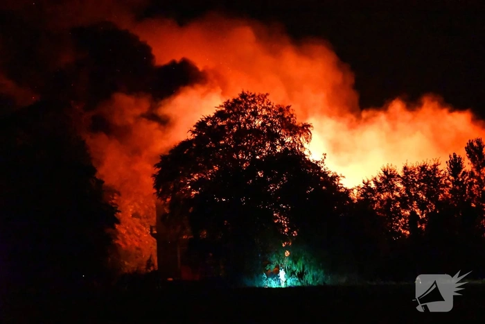 Grote brand verwoest monumentale boerderij