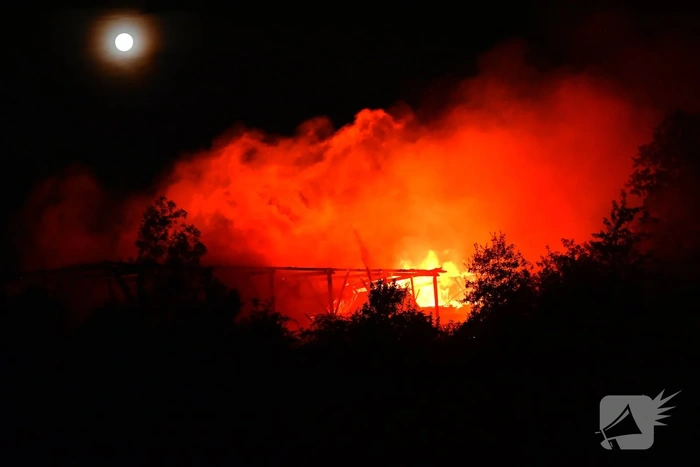 Grote brand verwoest monumentale boerderij