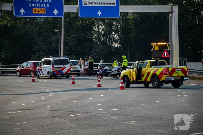 Botsing tussen twee auto's leidt tot verkeershinder