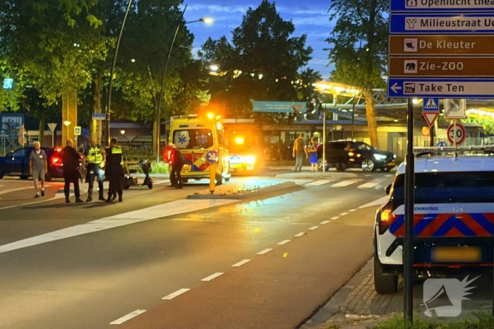 Scootmobiel aangereden op zebrapad