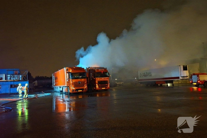 Vrachtwagenbrand zorgt voor grote rookontwikkeling