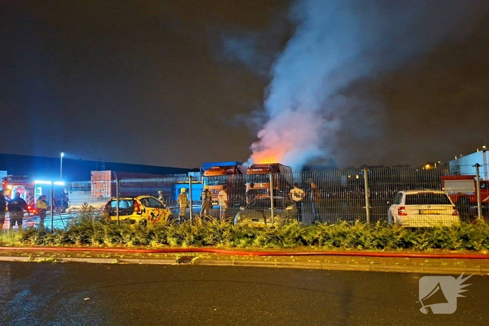 Vrachtwagenbrand zorgt voor grote rookontwikkeling