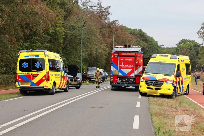 Zwaar ongeval tussen vier auto's zorgt voor gewonden