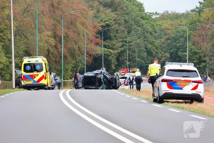 Zwaar ongeval tussen vier auto's zorgt voor gewonden