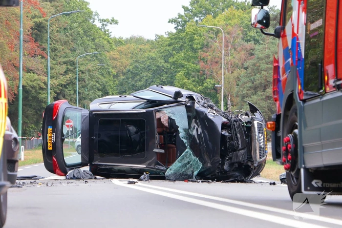 Zwaar ongeval tussen vier auto's zorgt voor gewonden