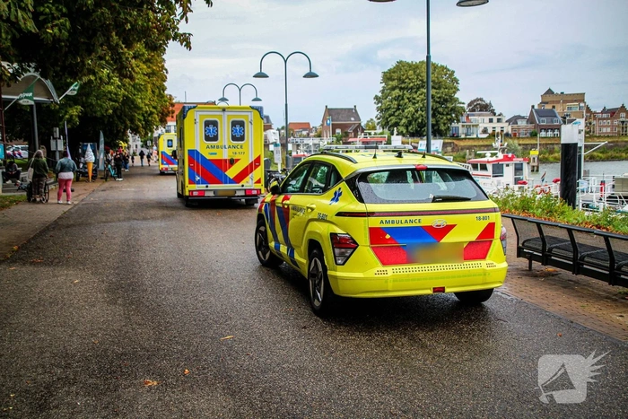 Rolstoelgebruiker valt na uitglijden begeleider