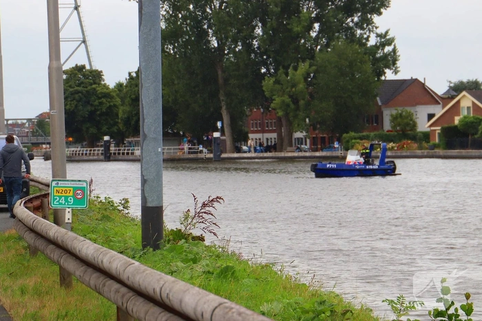 Persoon te water, hulpdiensten opgeroepen
