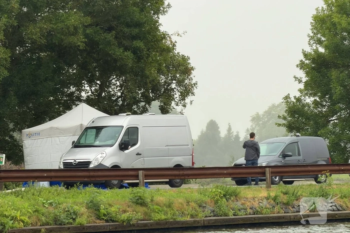 Overleden persoon aangetroffen in het water