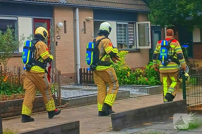 Vrouw raakt gewond bij brand in woning