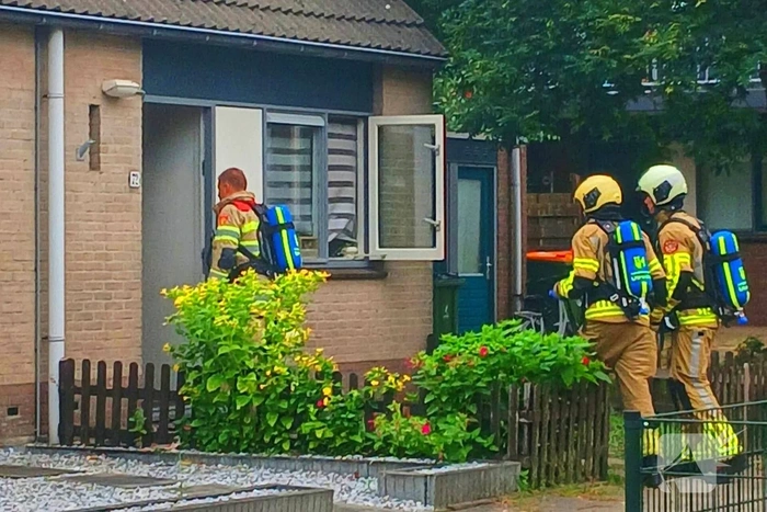 Vrouw raakt gewond bij brand in woning
