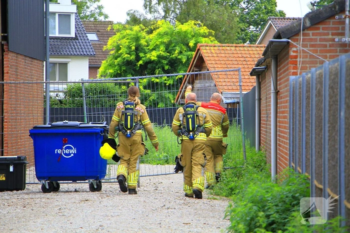 Stookvuur achter bedrijf leidt tot brandalarm