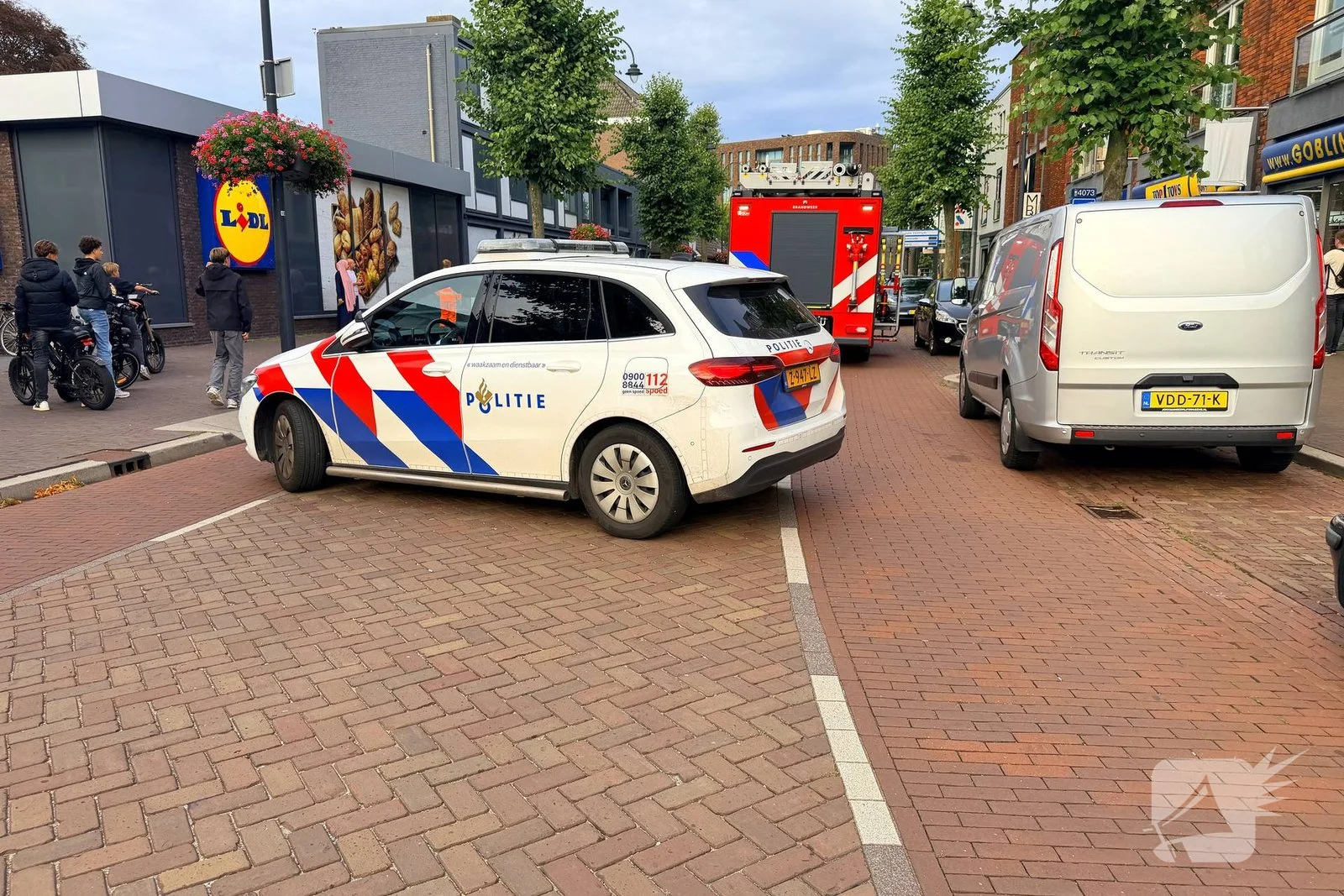 Brandweer inzet door kortsluiting in auto