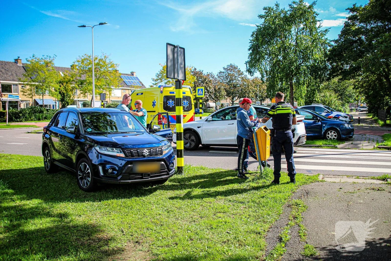 Aanrijding tussen twee auto's leidt tot hulpverlening
