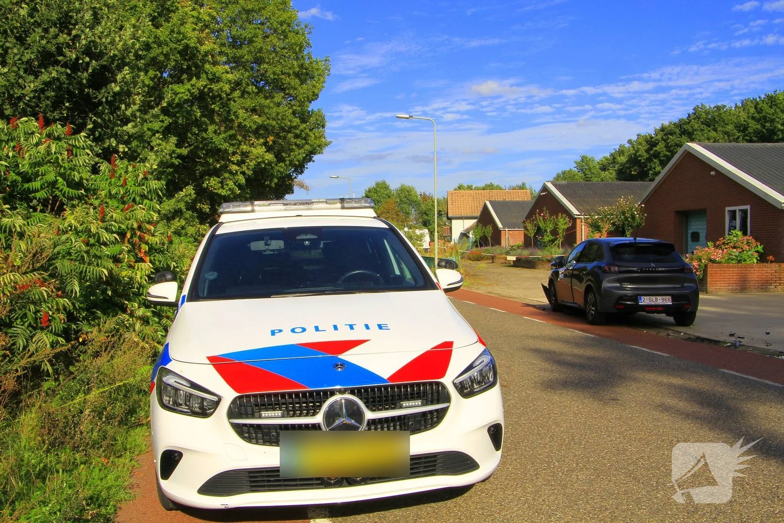 Aanrijding tussen twee voertuigen leidt tot forse schade