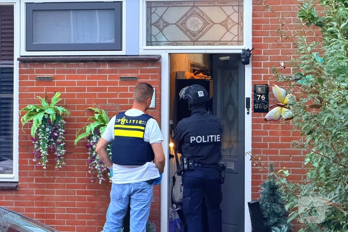 Flexteam van politie in actie bij inval