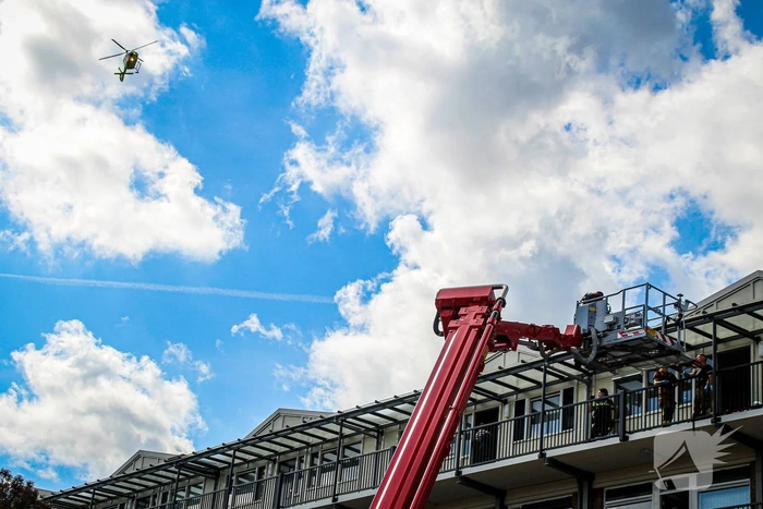 Brandweer assiteert politie bij incident