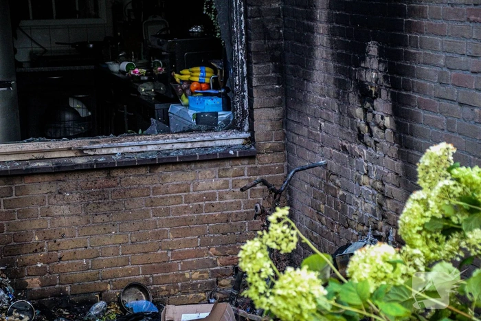 Brandweer snel ter plaatse bij woningbrand
