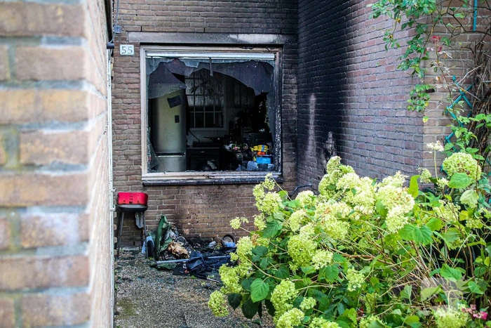Brandweer snel ter plaatse bij woningbrand