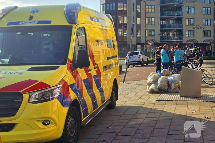 Fietser belandt in bosschages na aanrijding