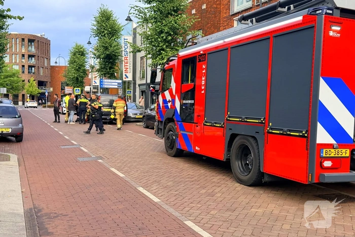 Brandweer inzet door kortsluiting in auto