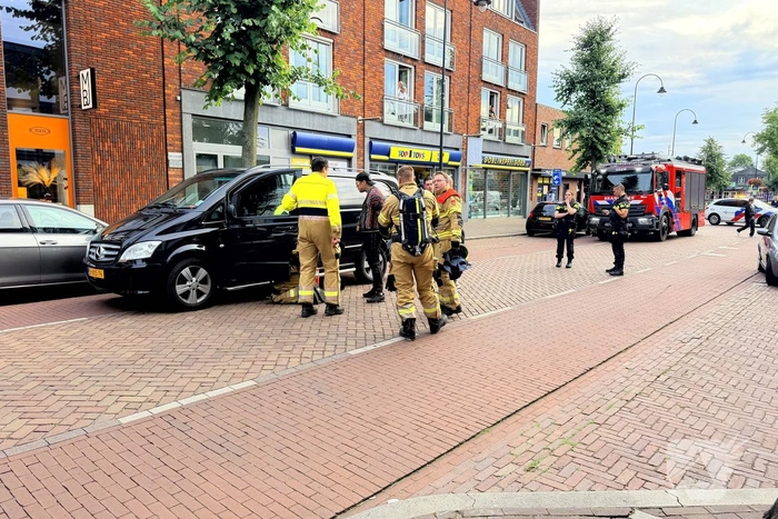 Brandweer inzet door kortsluiting in auto