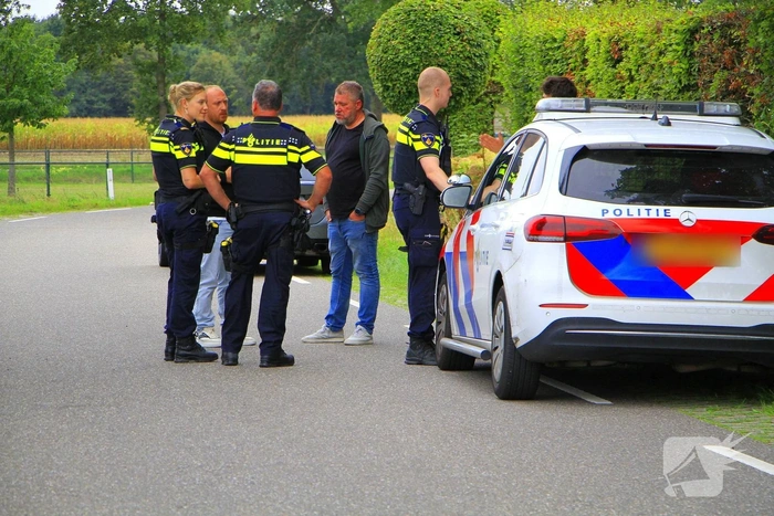 Bestuurder onder invloed belandt in greppel na aanrijding