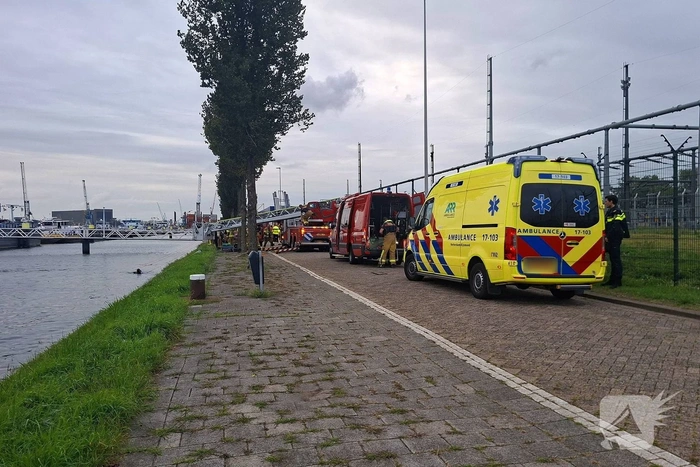 Hulpdiensten ingeschakeld na melding voertuig te water