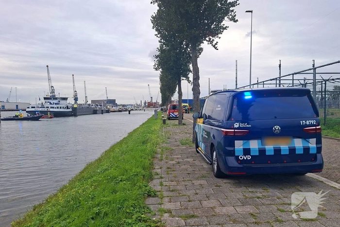 Hulpdiensten ingeschakeld na melding voertuig te water