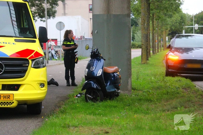 Scooterongeval leidt tot ambulance-inzet